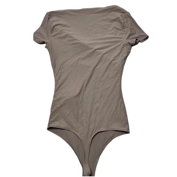 Abercrombie & Fitch Contour Butter Soft Square Neck Body Suit - Picture 2 of 4